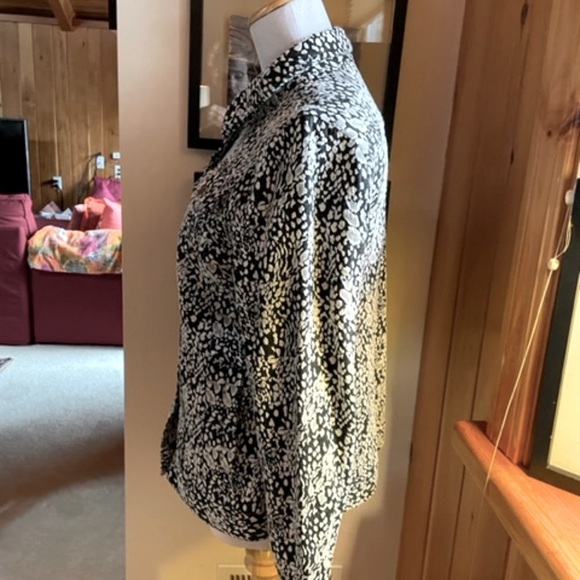 ISAAC MIZRAHI LIVE! Black and Cream Leopard Jacquard Knit Jacket – S - Picture 7 of 12